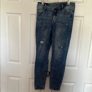 Cabi Conch Skinny Distressed Jeans